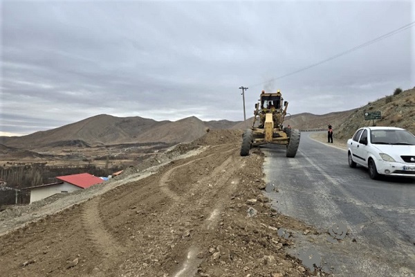 اجرای طرح تعریض قوس محور دستجرد – تفرش در محدوده روستای فوجرد اجرای طرح تعریض قوس محور دستجرد – تفرش در محدوده روستای فوجرد